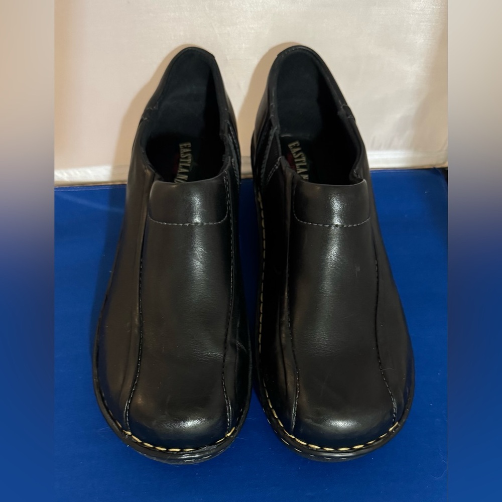 Women’s Eastland “Tracie” shoes size 11